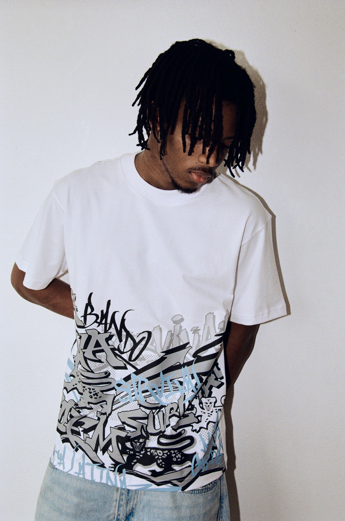 CAMISETA SURVIVAL GRAFITTI [BRANCA]
